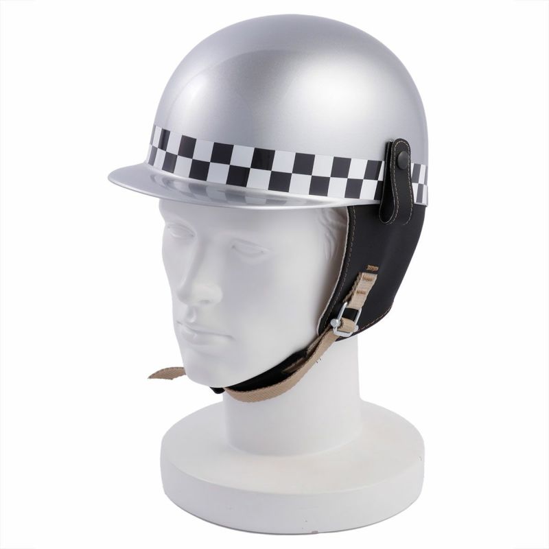 Fashion Helmet｜クラシカル ヘルメット｜チェッカーフラッグ×シルバー｜着用