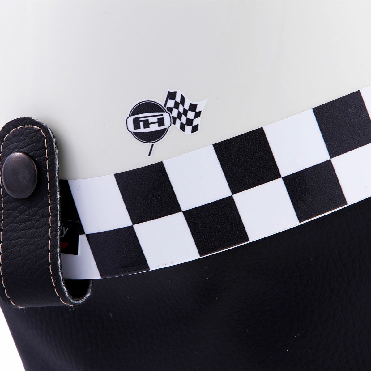 Fashion Helmet｜クラシカル ヘルメット｜チェッカーフラッグ×ベージュ｜着用