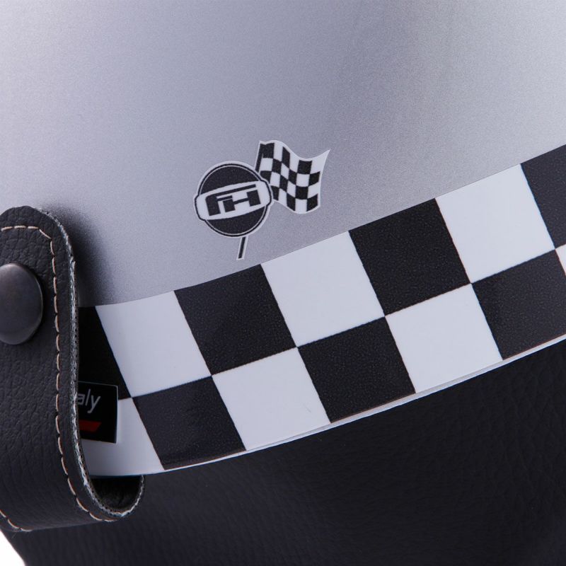 Fashion Helmet｜クラシカル ヘルメット｜チェッカーフラッグ×シルバー｜着用
