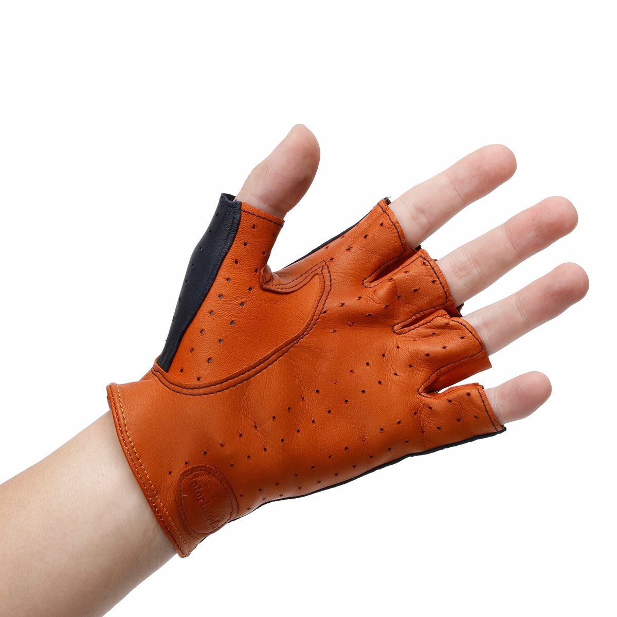 Motorimoda｜ビコローレ ドライビンググローブ｜ハーフ｜ブルー×キャメル｜モデル着用