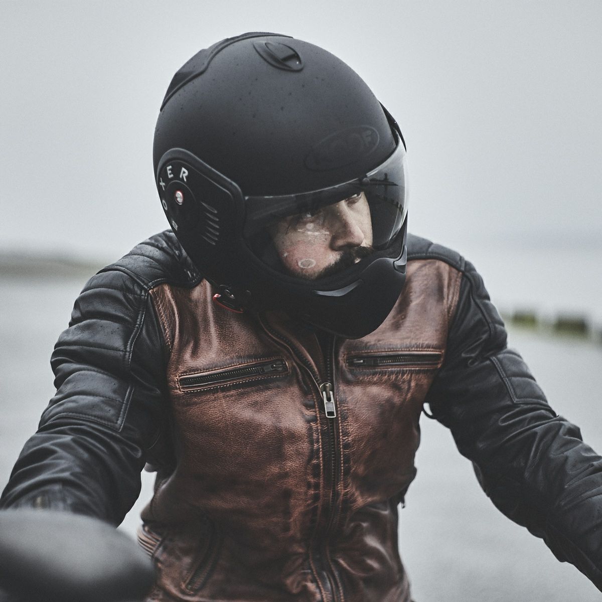 helstons｜クルーザー レザージャケット｜ブラウン×ブラック｜モデル着用