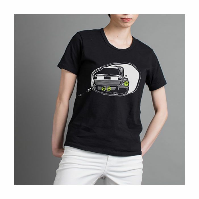 白いTシャツと黒いバイク｜rival｜Tシャツ｜ブラック｜モデル着用