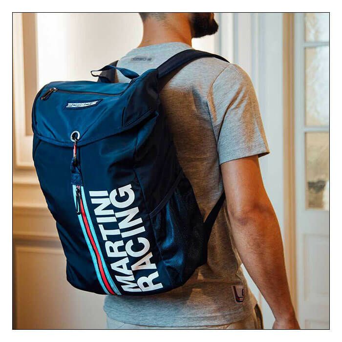 PORSCHE MARTINI RACING｜バックパック｜ネイビー｜モデル着用