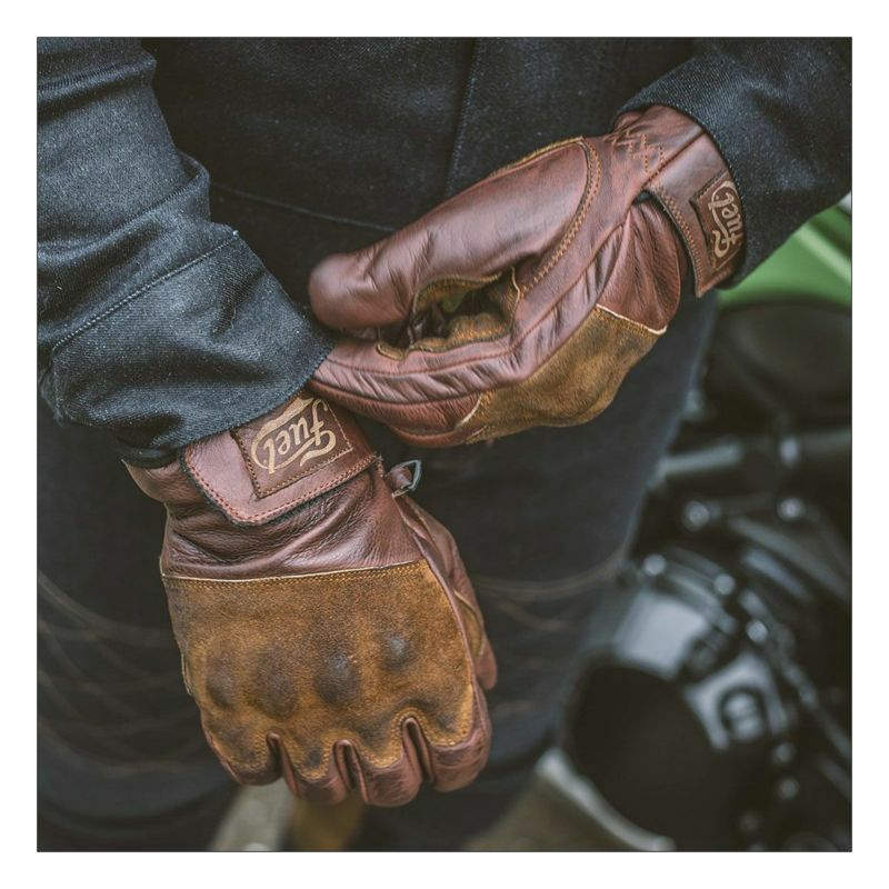 Fuel Motorcycles｜ロデオ グローブ｜3シーズン｜ブラウン｜モデル着用
