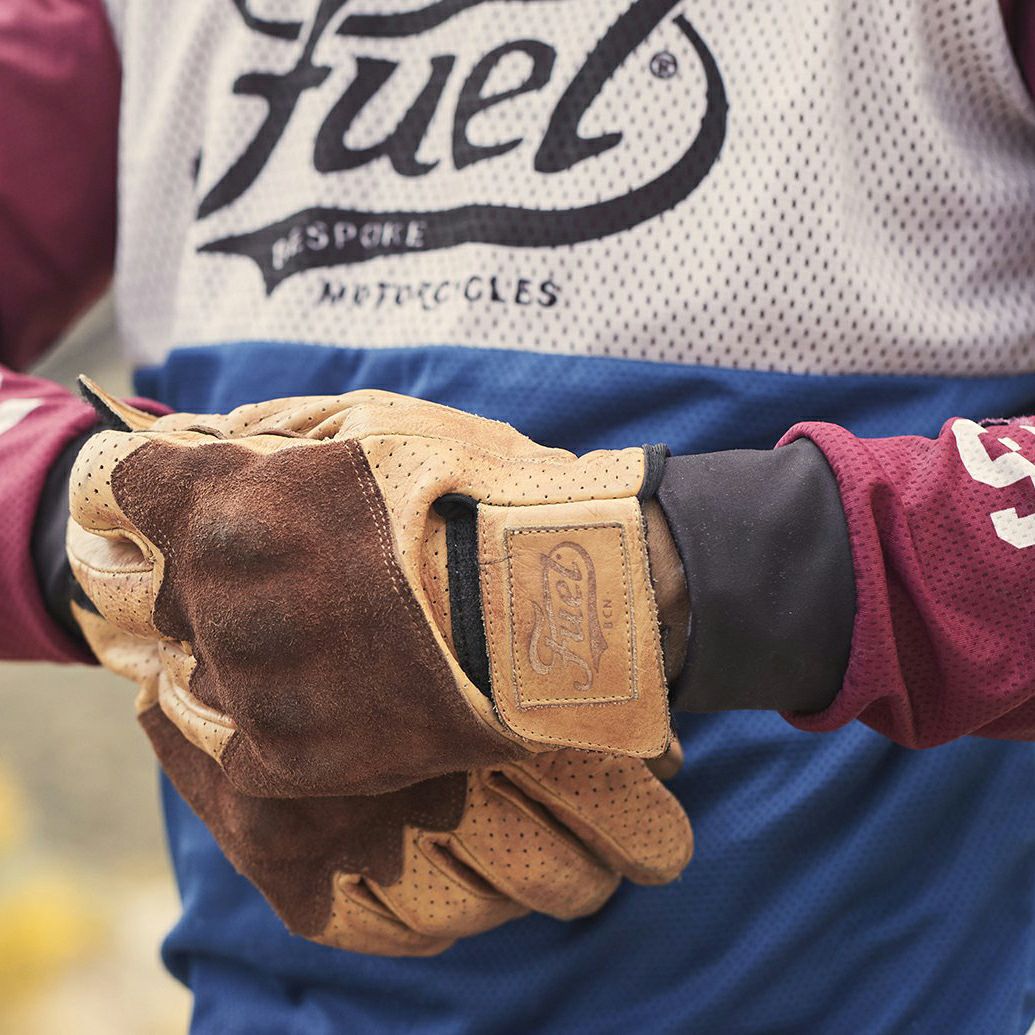 Fuel Motorcycles｜ロデオ グローブ｜3シーズン｜イエロー｜モデル着用