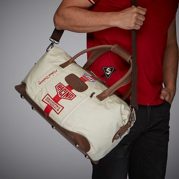 GULF｜ディレイニー トラベル バッグ ミディアム｜ボストンバッグ｜サンド｜モデル着用