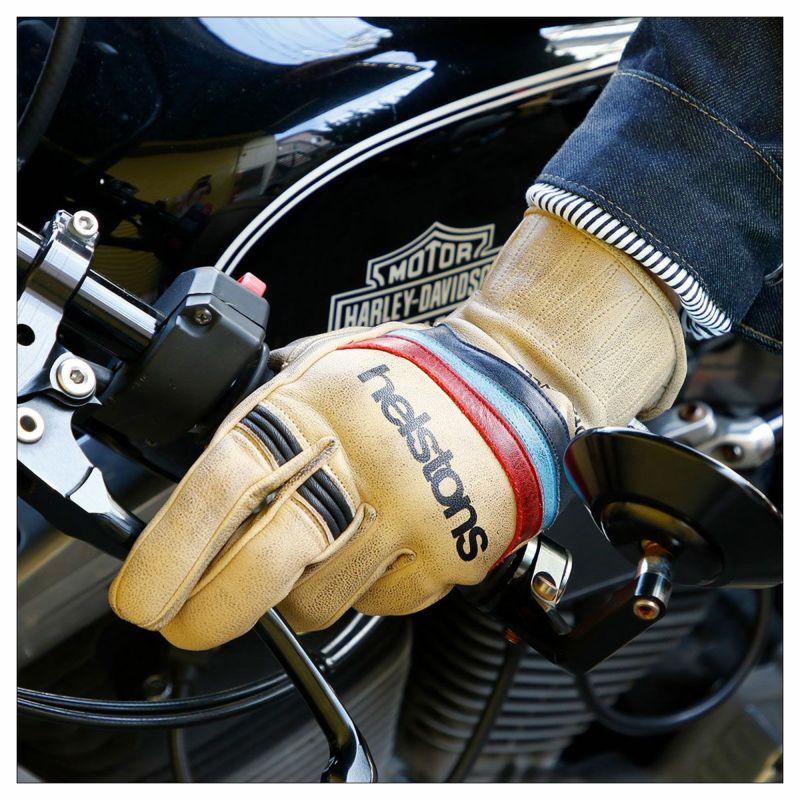 helstons｜モーラ グローブ｜3シーズン｜ベージュ｜モデル着用