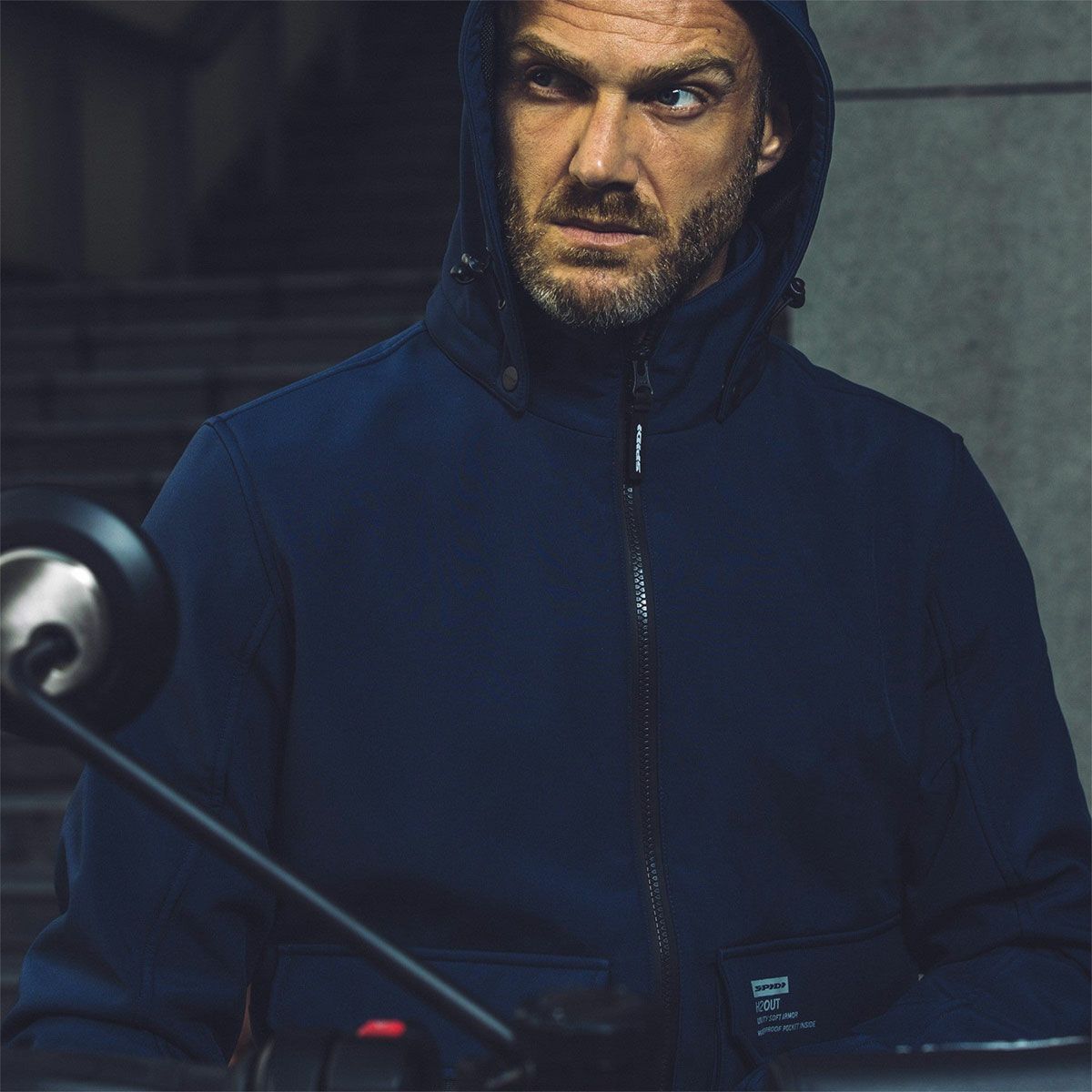 SPIDI｜メトロムーバー｜ファブリック｜ブラック×ブルー｜モデル着用