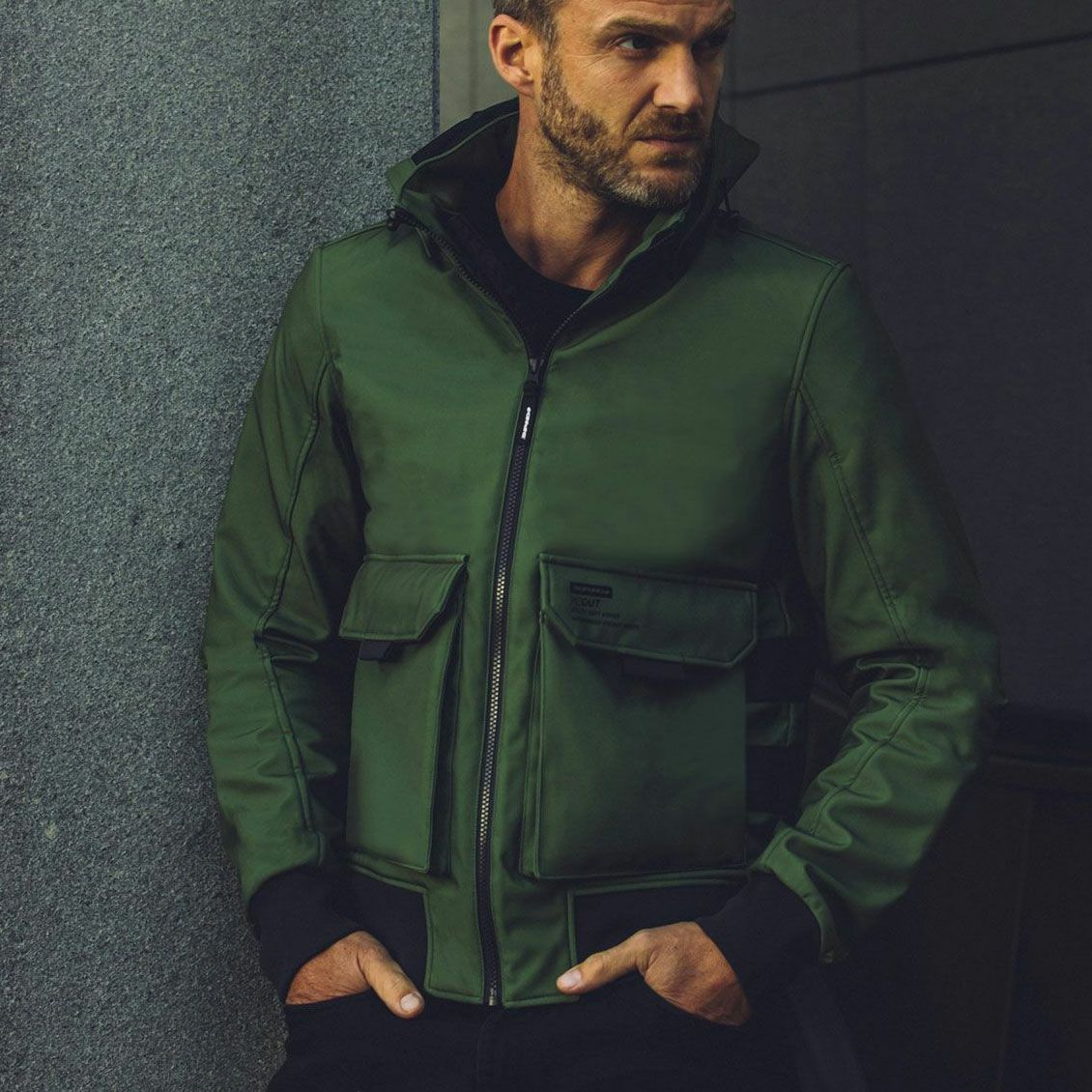 SPIDI｜メトロムーバー｜ファブリック｜ミリタリーグリーン｜モデル着用