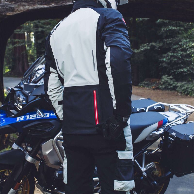 SPIDI｜ミッション-T シールド ジャケット｜ファブリック｜ブラック×アイス｜モデル着用