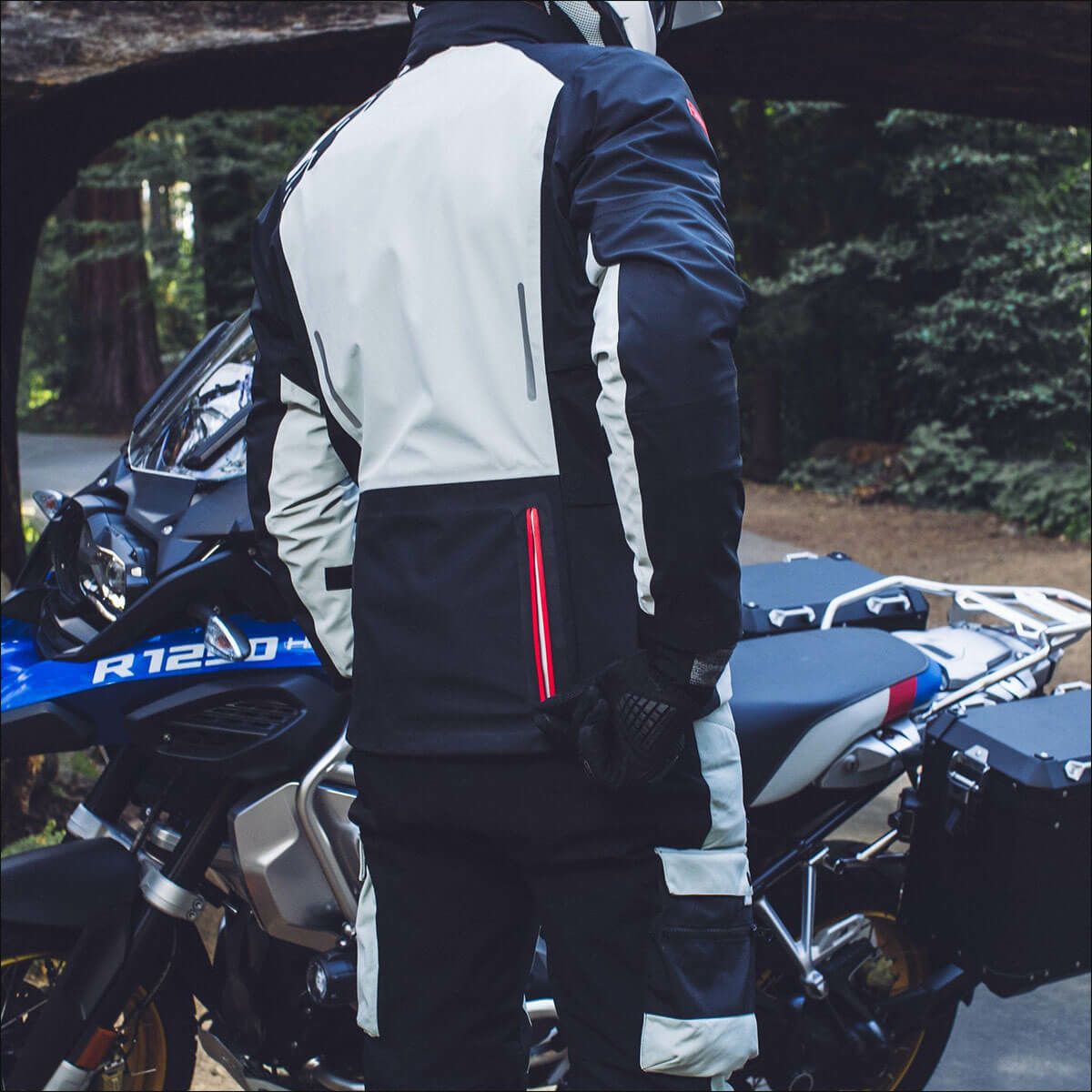 SPIDI｜ミッション-T シールド ジャケット｜ファブリック｜ブラック×アイス｜モデル着用