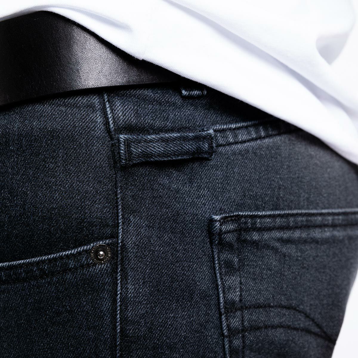 John Doe｜テイラー モノ XTM ジーンズ｜デニム｜ブラックユーズド｜モデル着用