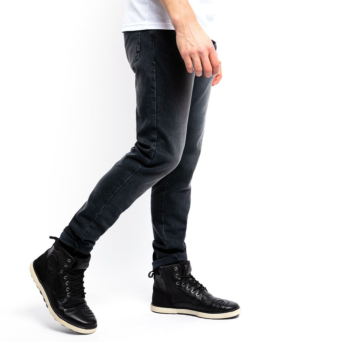 John Doe｜テイラー モノ XTM ジーンズ｜デニム｜ブラックユーズド｜モデル着用