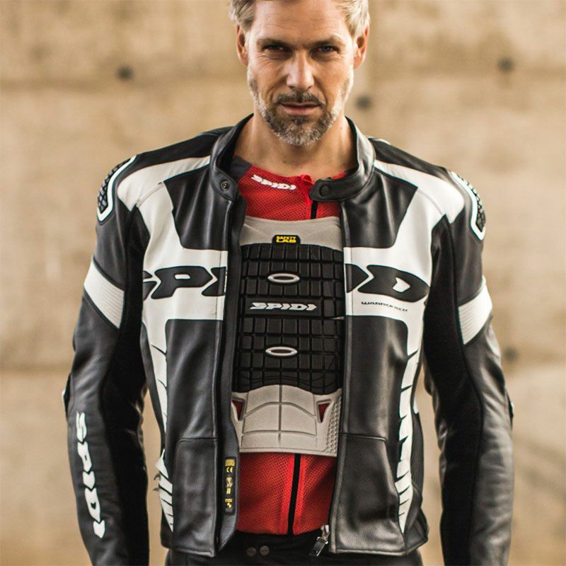 SPIDI｜スラックス ウォリアー｜プロテクター｜グレー×ブラック｜モデル着用