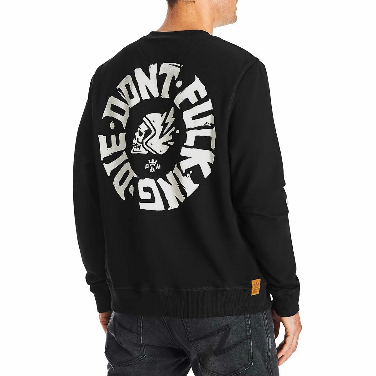 PANDO MOTO｜ジョン ドント ダイ スウェットシャツ｜ブラック｜モデル着用