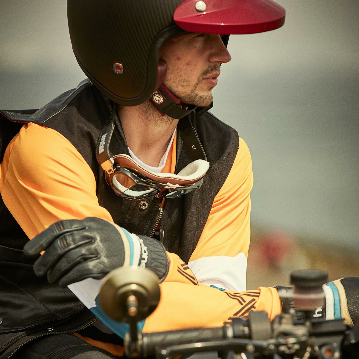 helstons｜モーラ エア グローブ｜サマー｜ブルー｜モデル着用