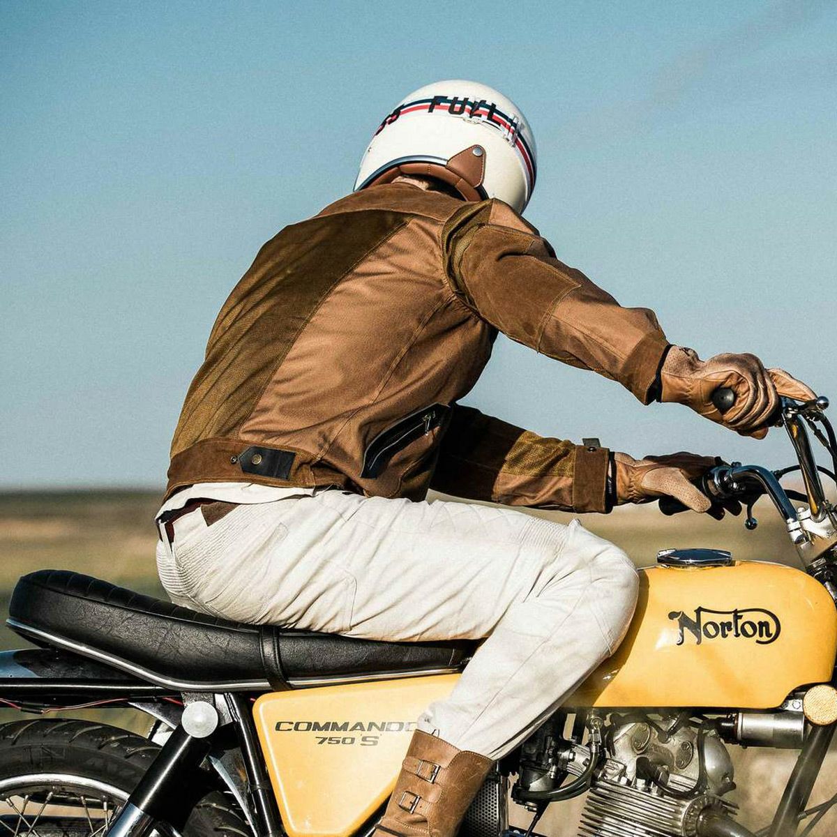 Fuel Motorcycles｜アリゾナ ジャケット｜メッシュ｜タン｜モデル着用