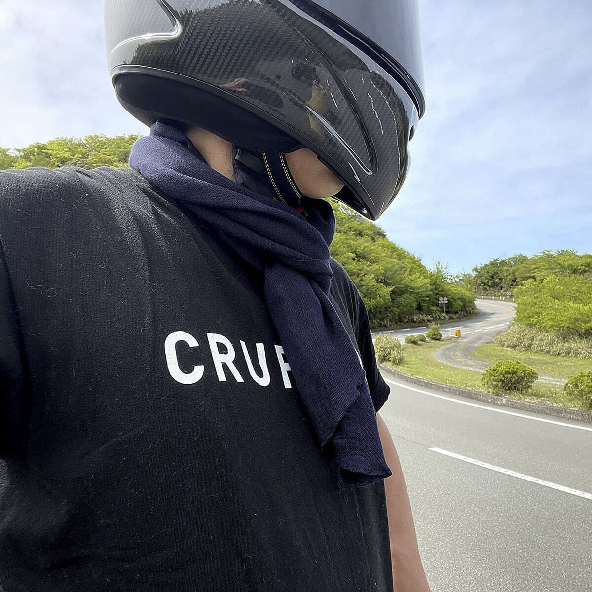 WARP｜ガーゼスカーフタオル｜その他雑貨｜ネイビー｜モデル着用