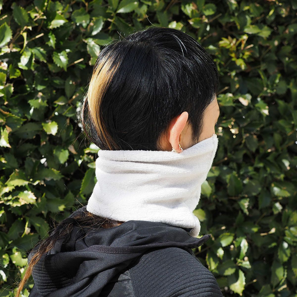 WARP｜のびのびネックゲーター｜ネックカバー｜ライトグレー｜モデル着用