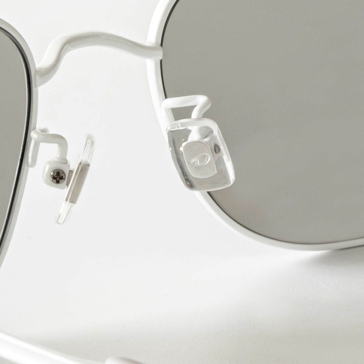 DEEC｜SILVERSTONE D5 Limited Edition｜サングラス｜Pearl White