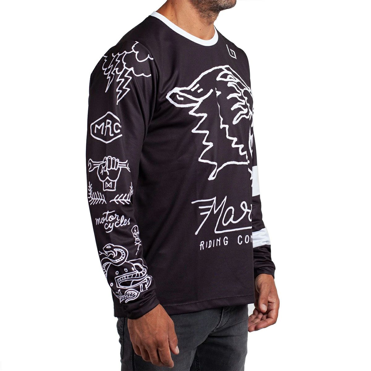 Maria Riding Company｜ワイルド キャット マリア オフロード レーシング ジャージ｜MXジャージ｜ブラック×ホワイト｜モデル着用