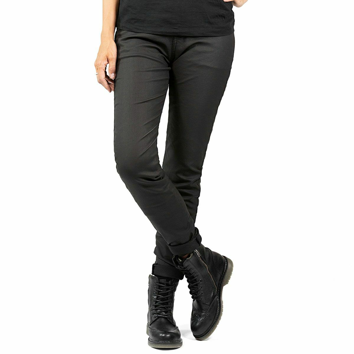 John Doe｜ベティ ジェギンス ウーマン｜デニム｜ブラック｜モデル着用