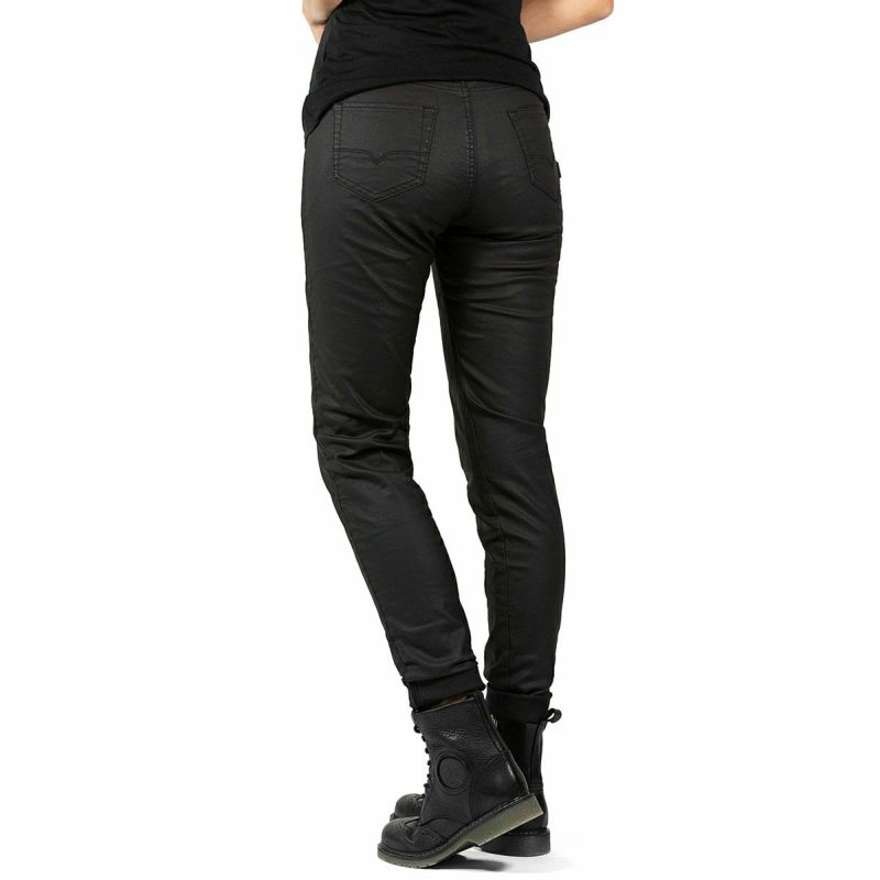 John Doe｜ベティ ジェギンス ウーマン｜デニム｜ブラック｜モデル着用