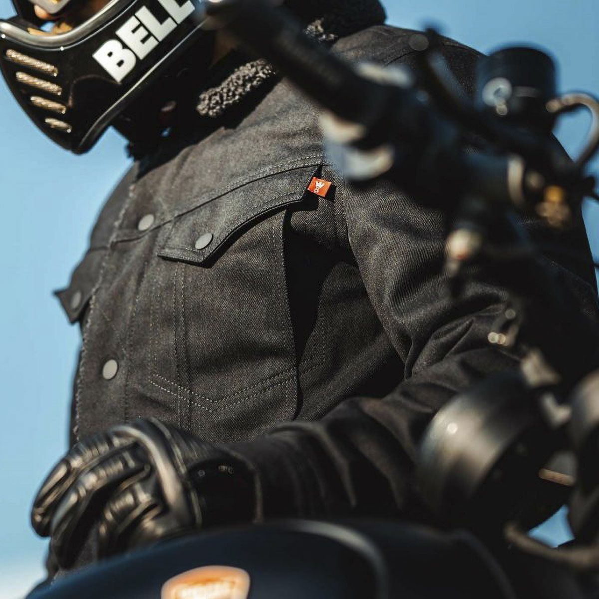 PANDO MOTO｜ハスキー コア 01｜ファブリック｜ブラック｜モデル着用