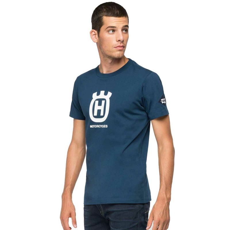 Replay｜オーガニック コットン Tシャツ｜ネイビーブルー｜モデル着用