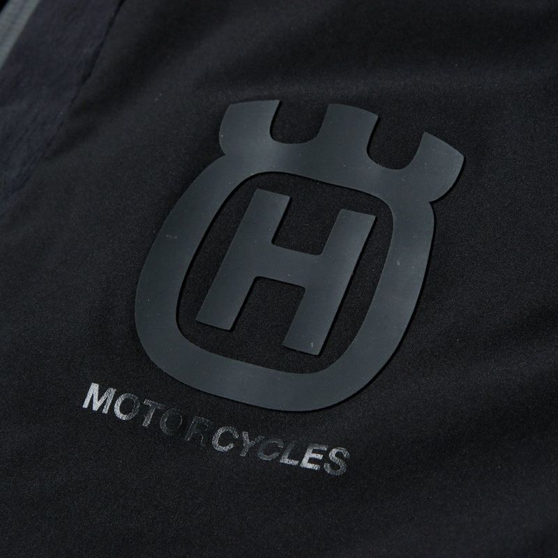 Replay｜フル ジッパー ナイロン ベスト｜ブラック｜モデル着用