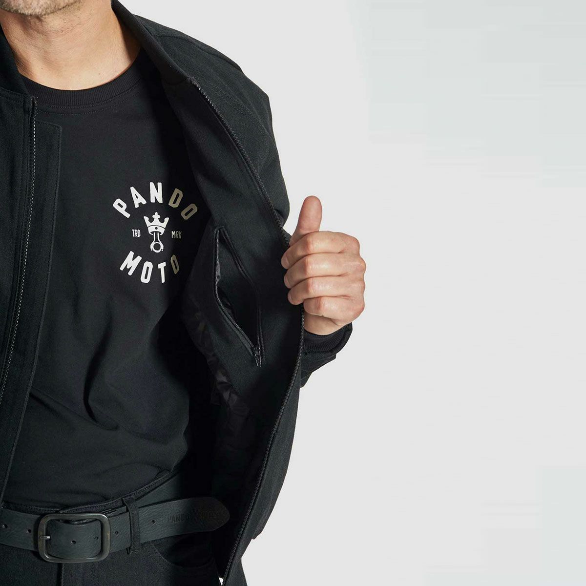 PANDO MOTO｜ボンバー コア 02｜ファブリック｜ブラック｜モデル着用