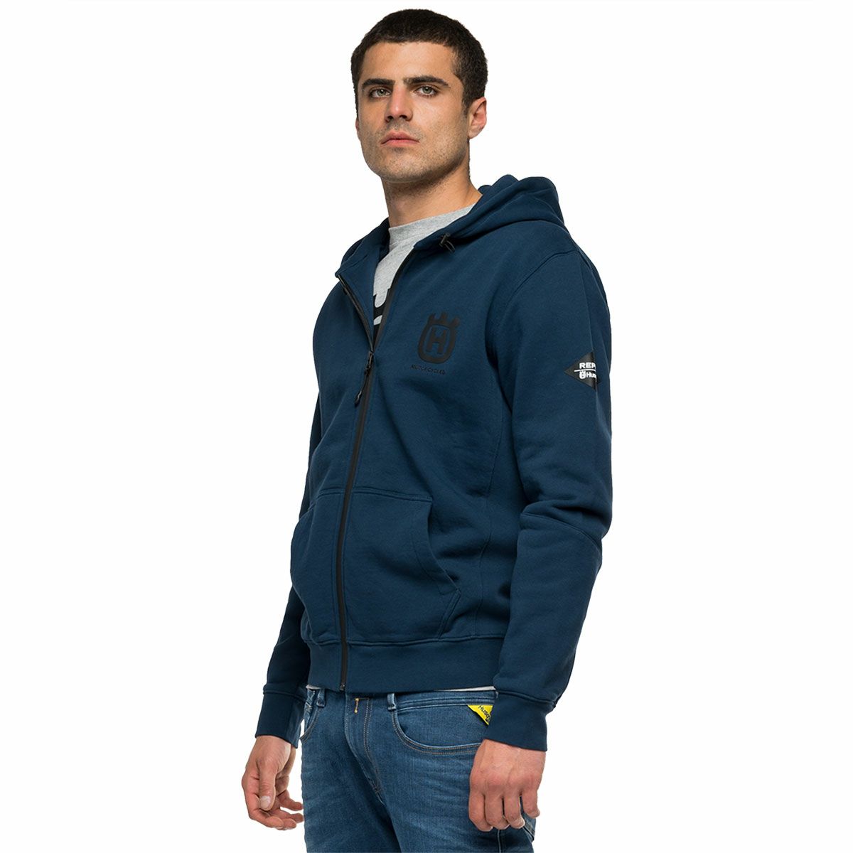 Replay｜フルジップフーディー REPLAY FOR HUSQVARNA｜フーディ｜ロイヤルブルー｜モデル着用