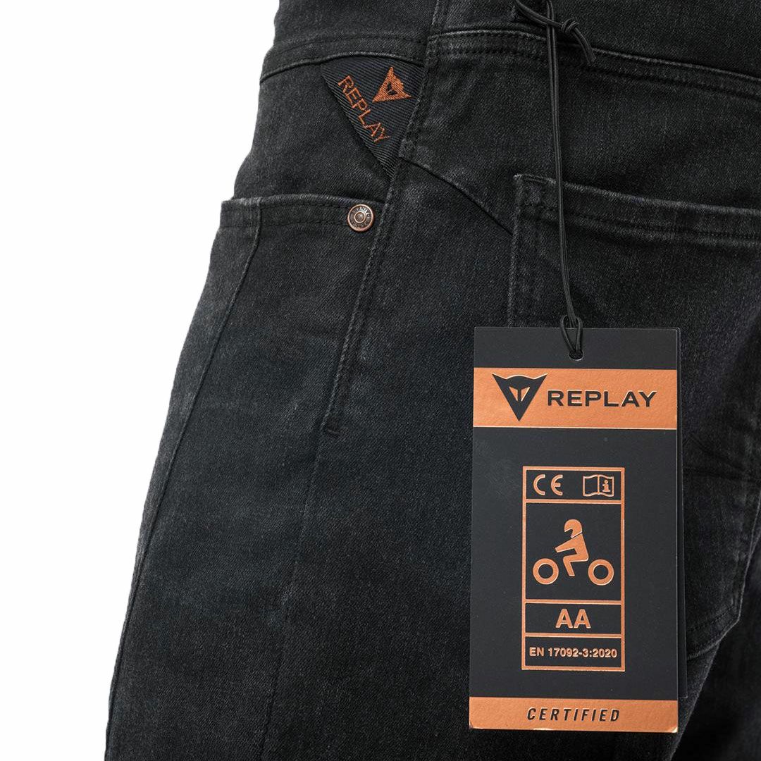 Replay｜REPLAY×DAINESE ハイパーコーデュラ ライディングデニムパンツ｜デニム｜ブラック｜モデル着用