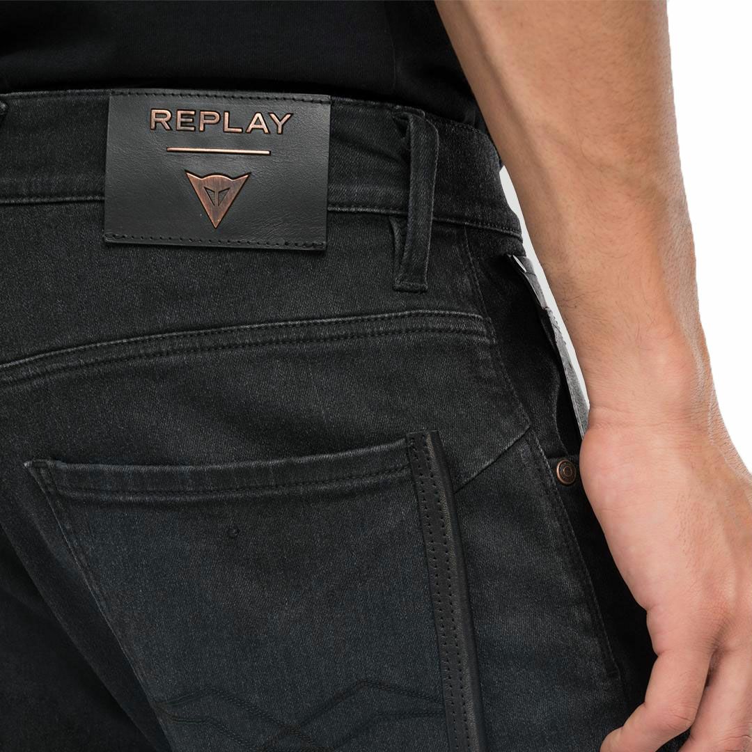 Replay｜REPLAY×DAINESE ハイパーコーデュラ ライディングデニムパンツ｜デニム｜ブラック｜モデル着用