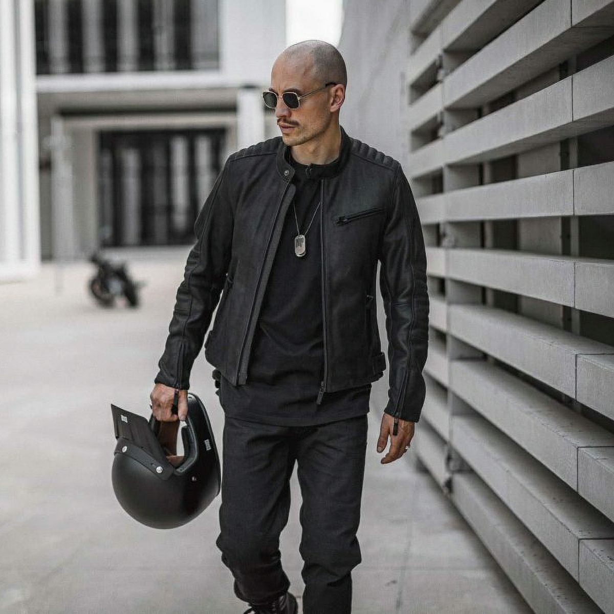 PANDO MOTO｜タタミ LT01｜レザー｜ブラック｜モデル着用