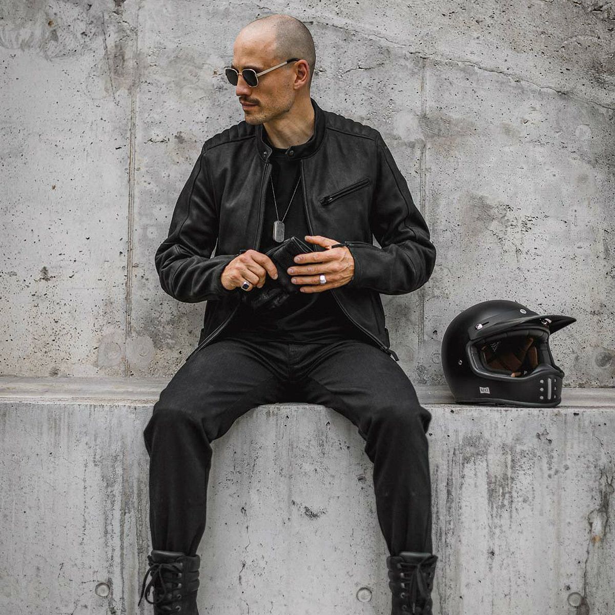 PANDO MOTO｜タタミ LT01｜レザー｜ブラック｜モデル着用