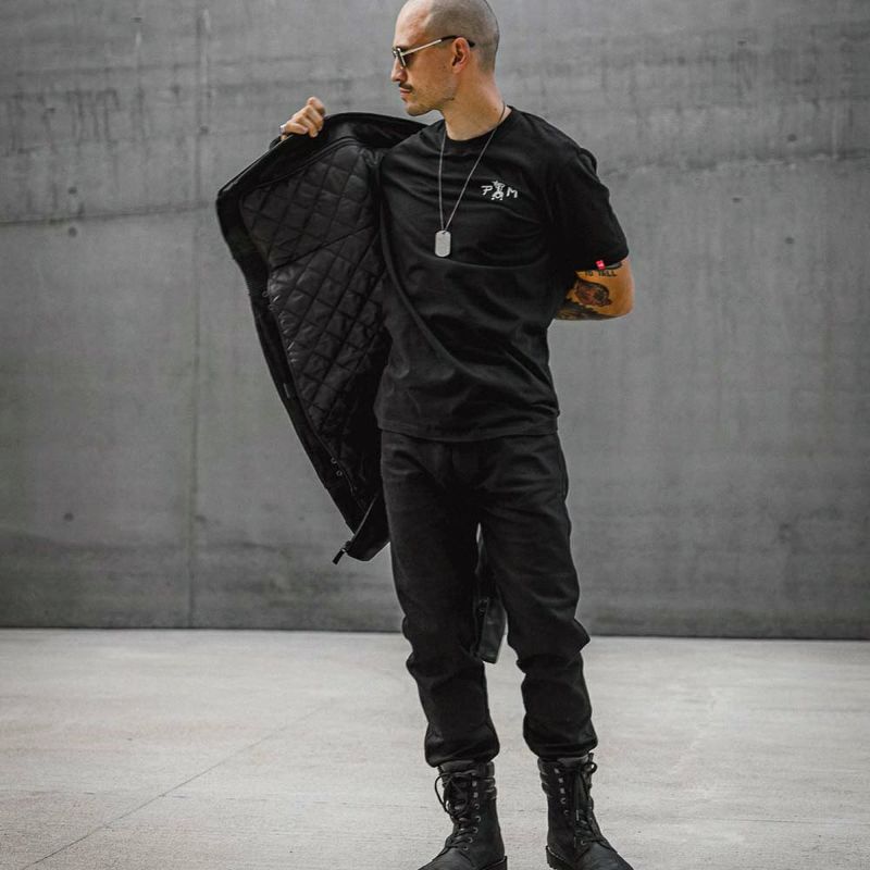 PANDO MOTO｜タタミ LT01｜レザー｜ブラック｜モデル着用