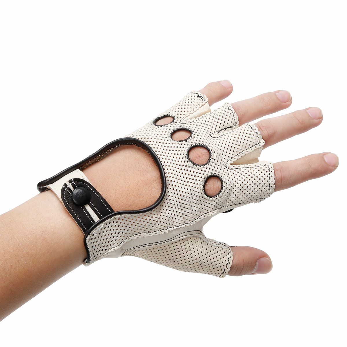 Motorimoda｜ナポリドMotorimoda｜ナポリドライブ パンチングレザー｜ハーフ｜ベージュ｜モデル着用ライブ パンチングレザー｜ハーフ