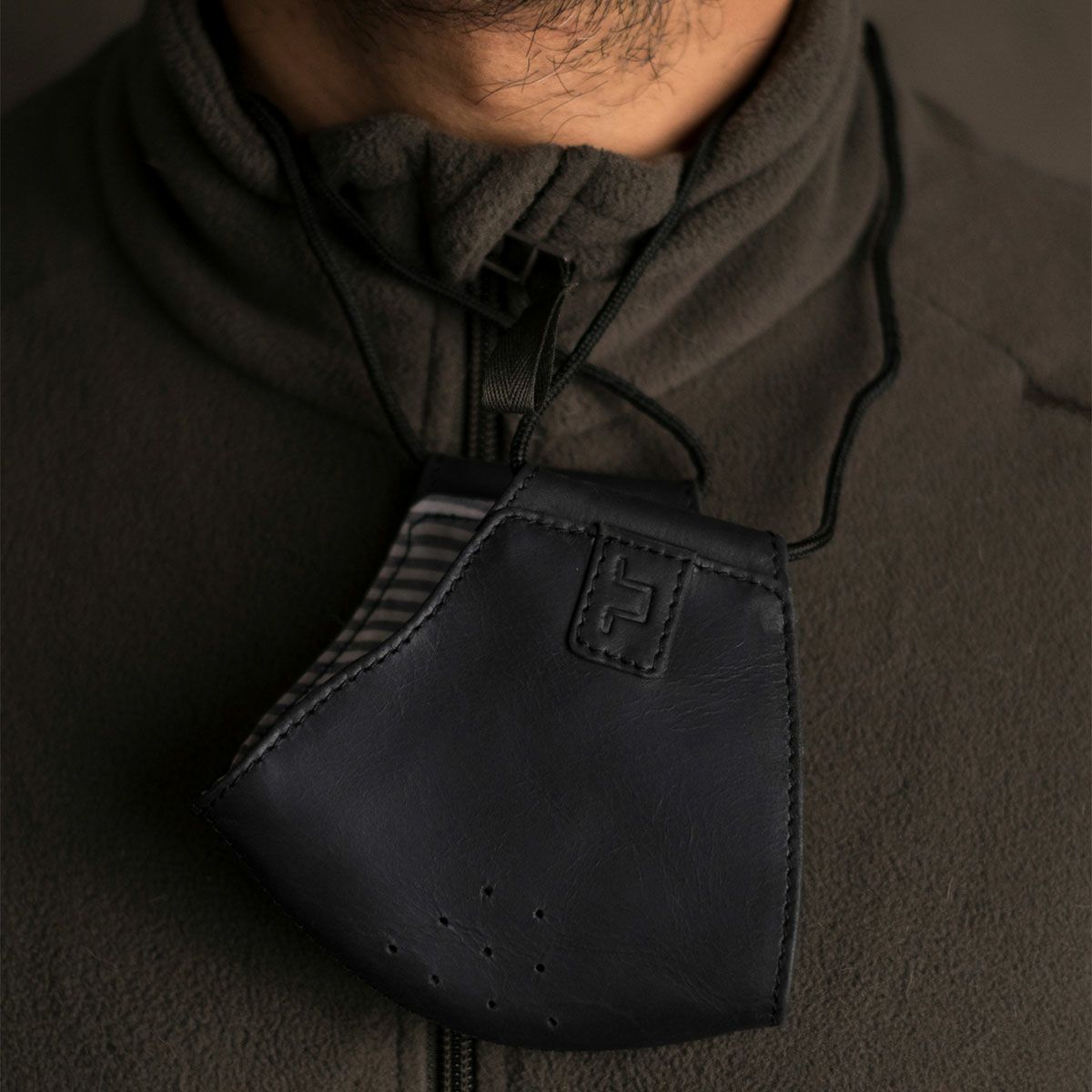 Trip Machine｜フェイス マスク｜ブラック｜モデル着用