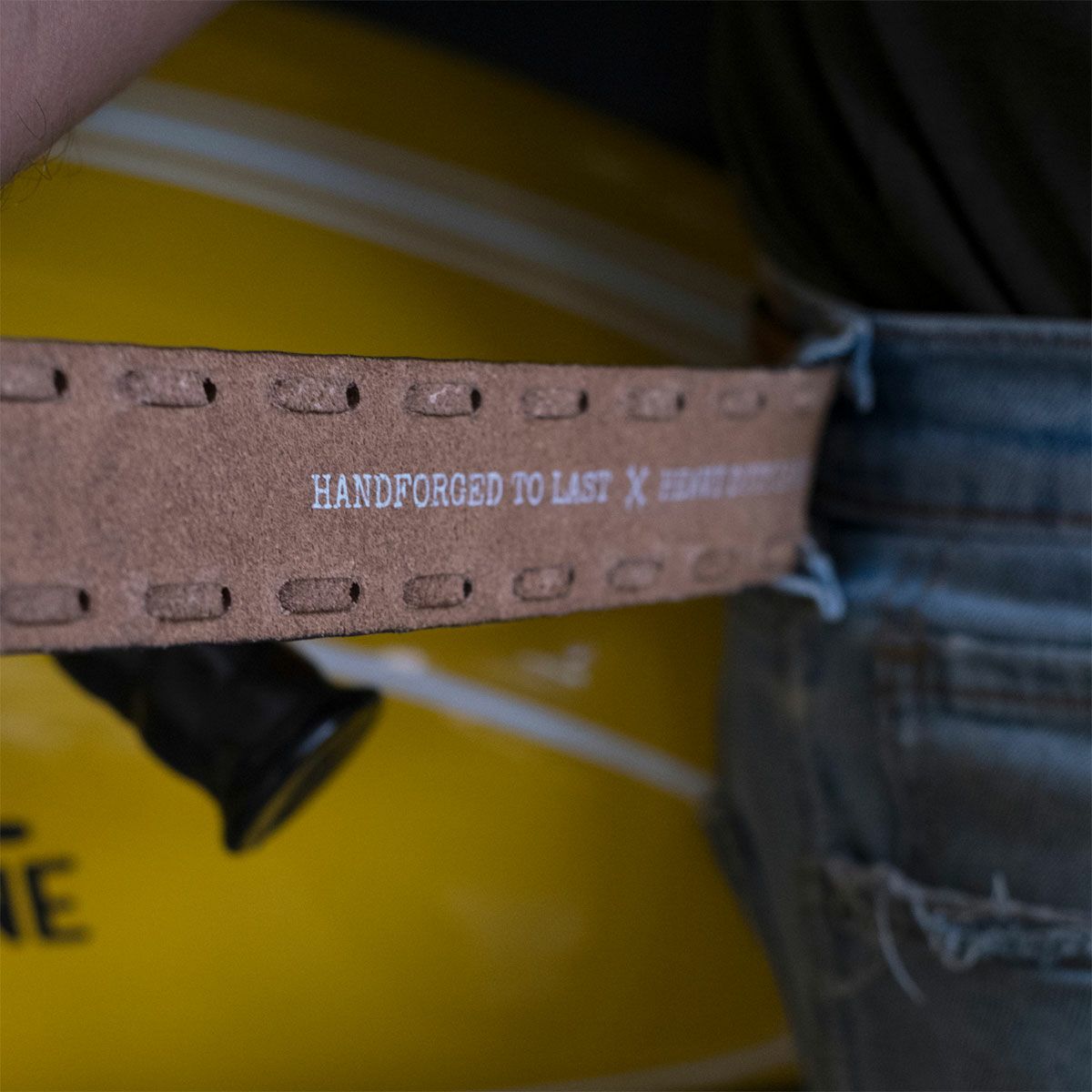 Trip Machine｜ブロンコ ベルト｜ヴィンテージタン｜モデル着用