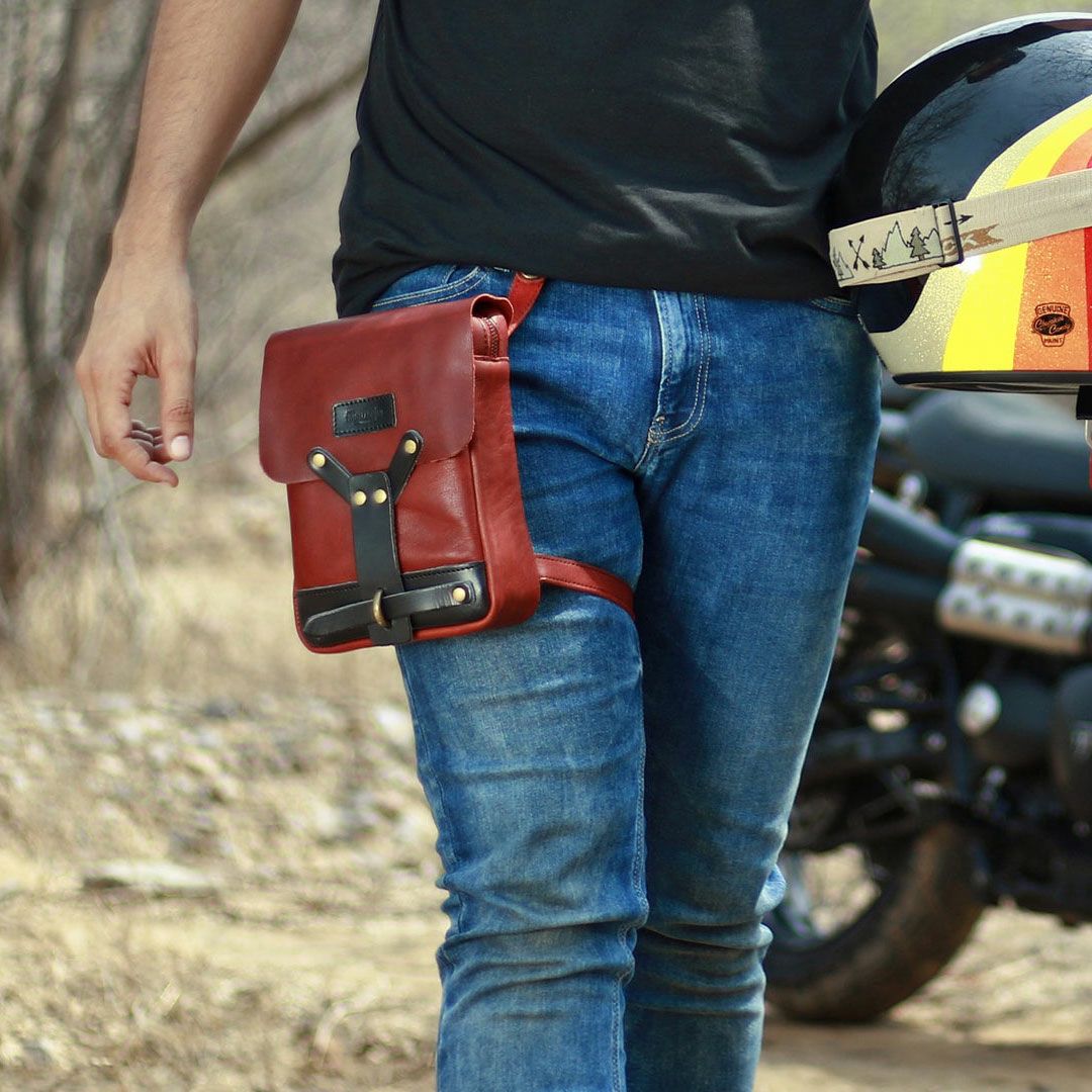 Trip Machine｜サイ バッグ｜レッグバッグ｜チェリーレッド｜モデル着用