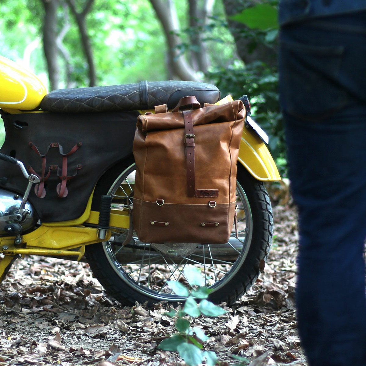 Trip Machine｜バックパック パニア｜ヴィンテージタン｜使用イメージ