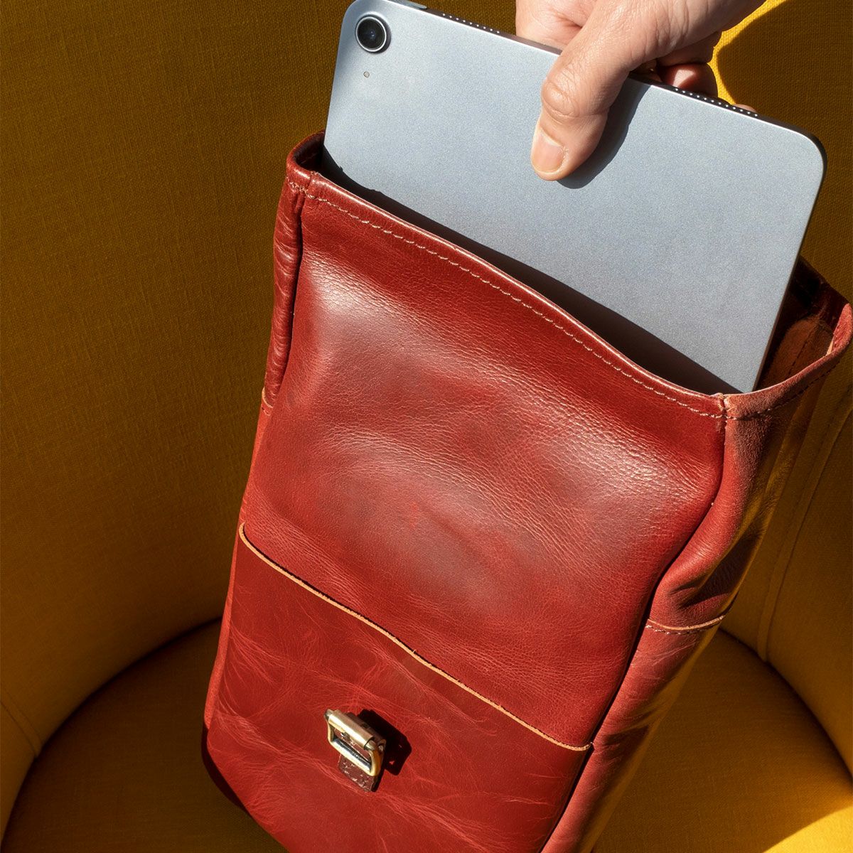 Trip Machine｜ミニ パニア｜ショルダー｜チェリーレッド｜使用イメージ