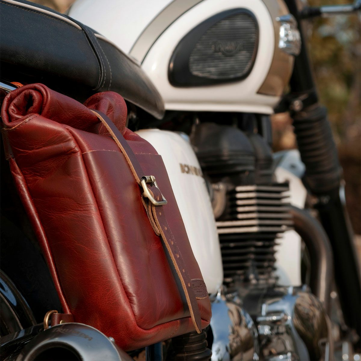 Trip Machine｜ミニ パニア｜ショルダー｜チェリーレッド｜使用イメージ
