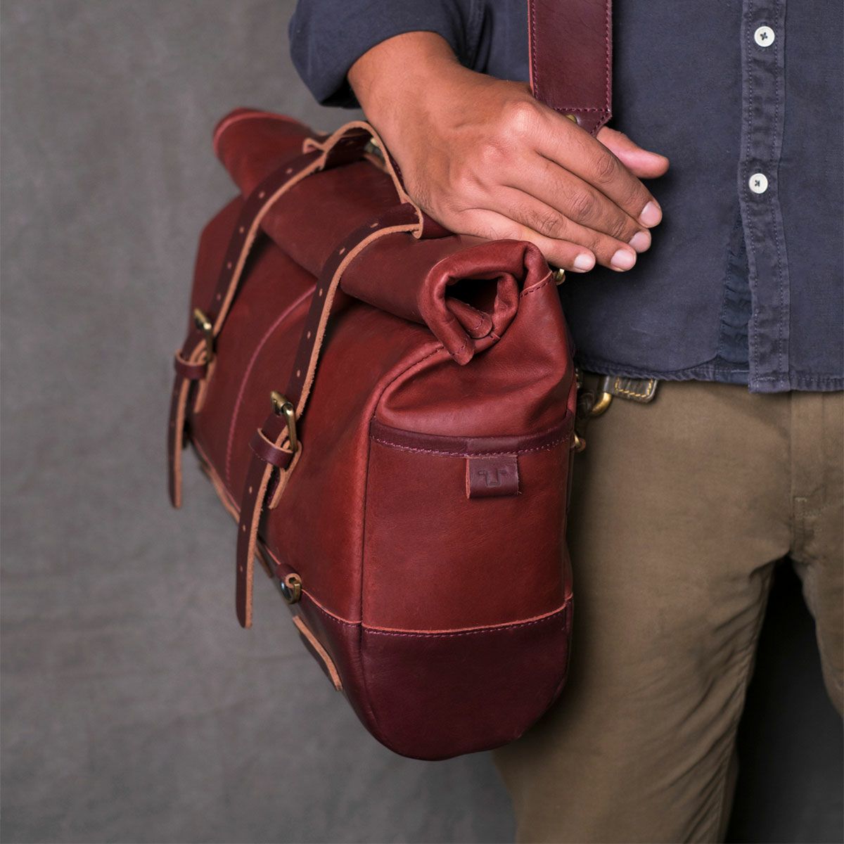 Trip Machine｜アウトロー サドルバッグ｜サイドバッグ｜チェリーレッド｜使用イメージ