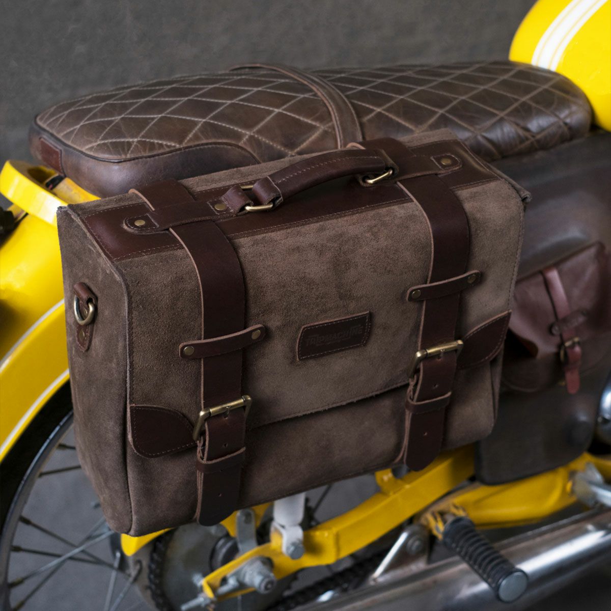 Trip Machine｜ウォーリアー サドルバッグ 2.0｜サイドバッグ｜タバコブラウン｜使用イメージ