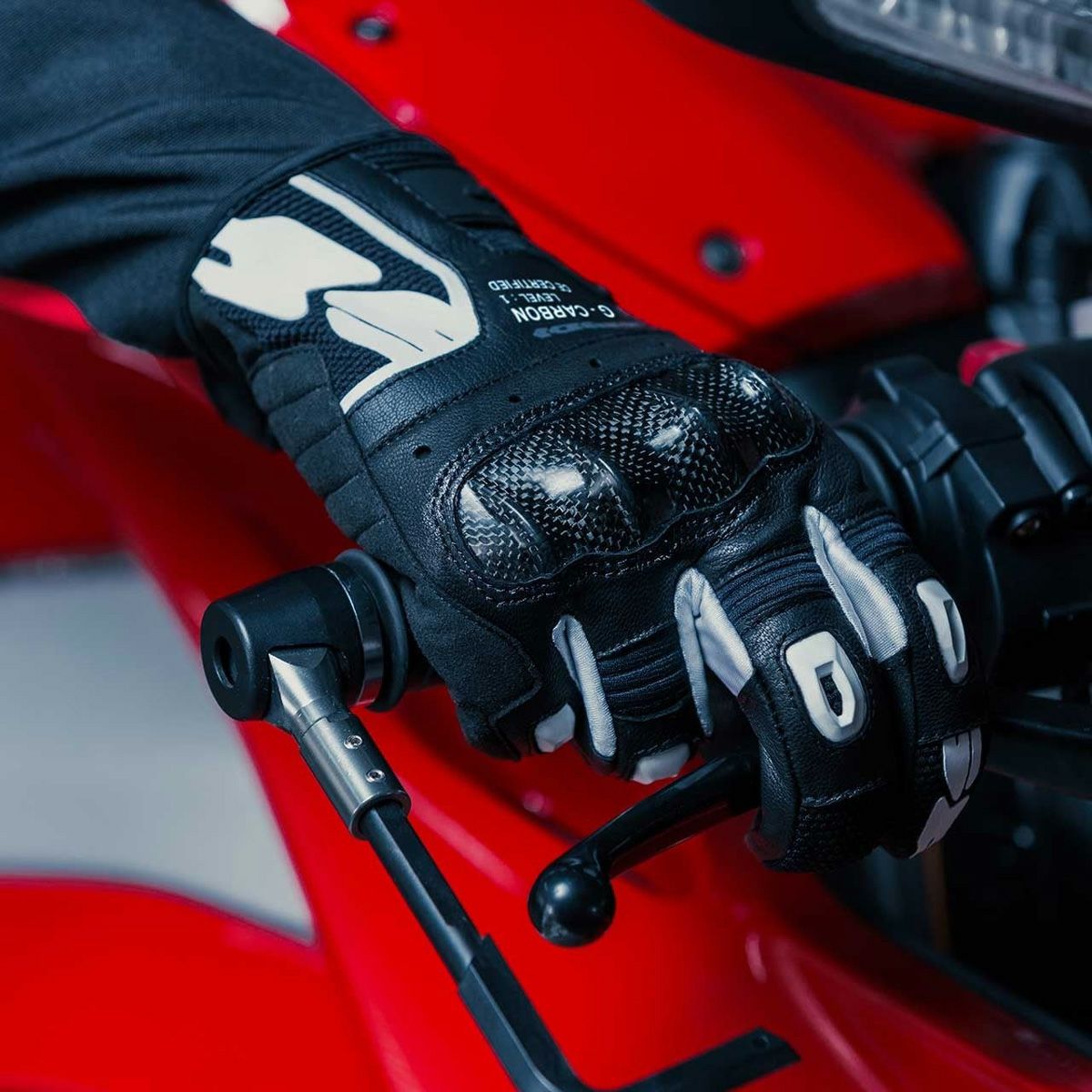 SPIDI｜G カーボン｜3シーズン｜ブラック×ホワイト｜モデル着用