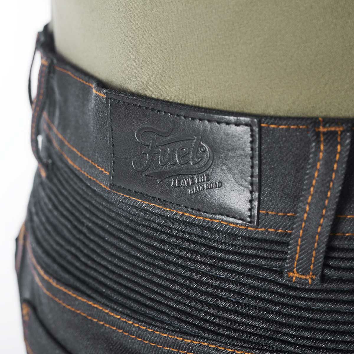 Fuel Motorcycles｜サージェント 2 ワックスド パンツ｜その他パンツ｜インディゴ｜着用