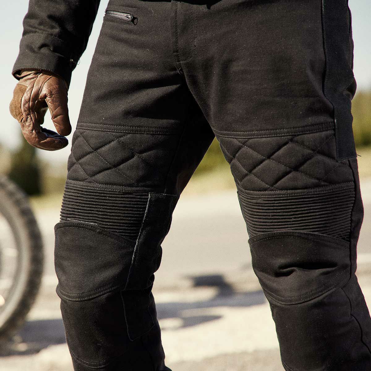 Fuel Motorcycles｜サージェント 2 ブラック パンツ｜その他パンツ｜ブラック｜モデル着用