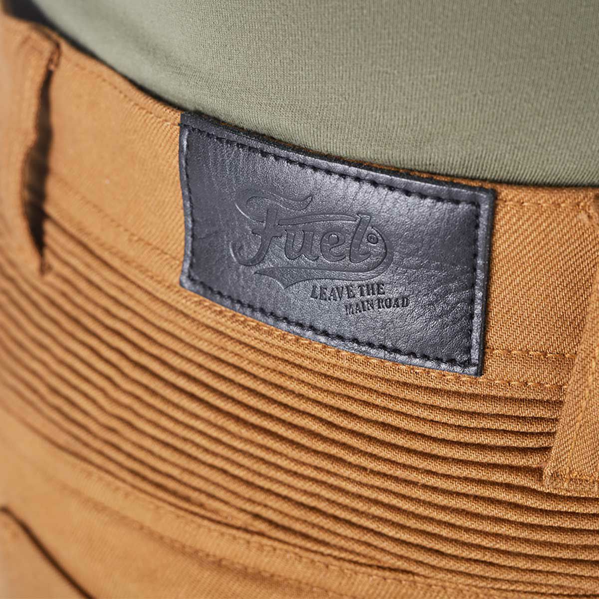 Fuel Motorcycles｜サージェント 2 サハラ パンツ｜その他パンツ｜ベージュ｜着用